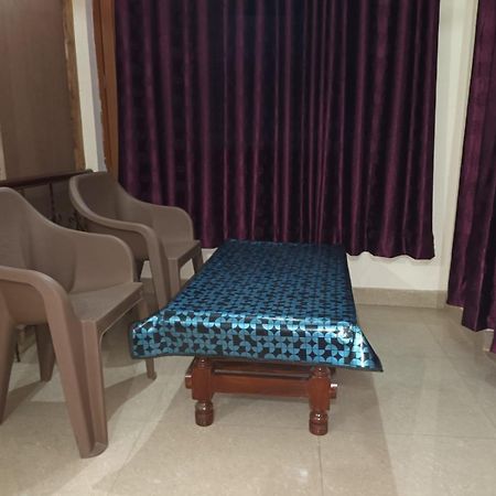 Anant Paying Guest House Ayodhya Экстерьер фото