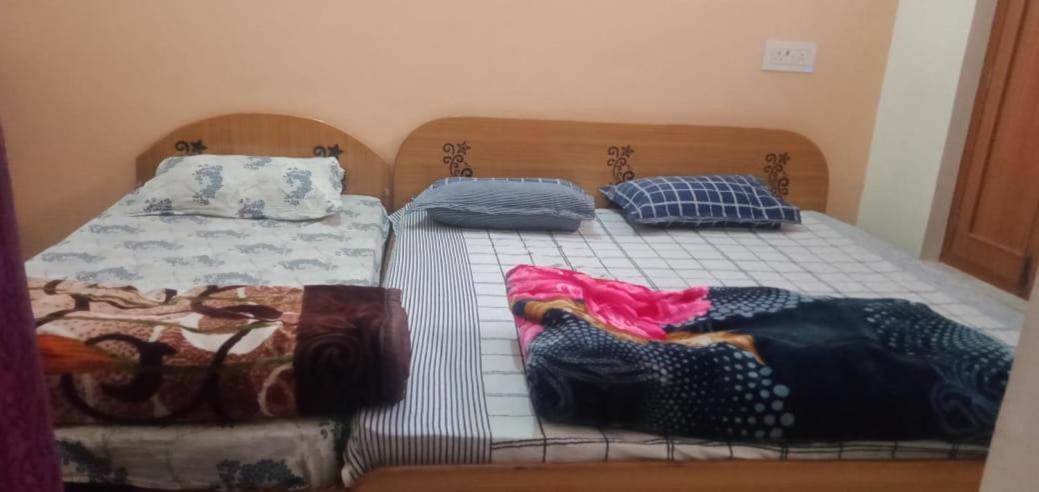 Anant Paying Guest House Ayodhya Экстерьер фото