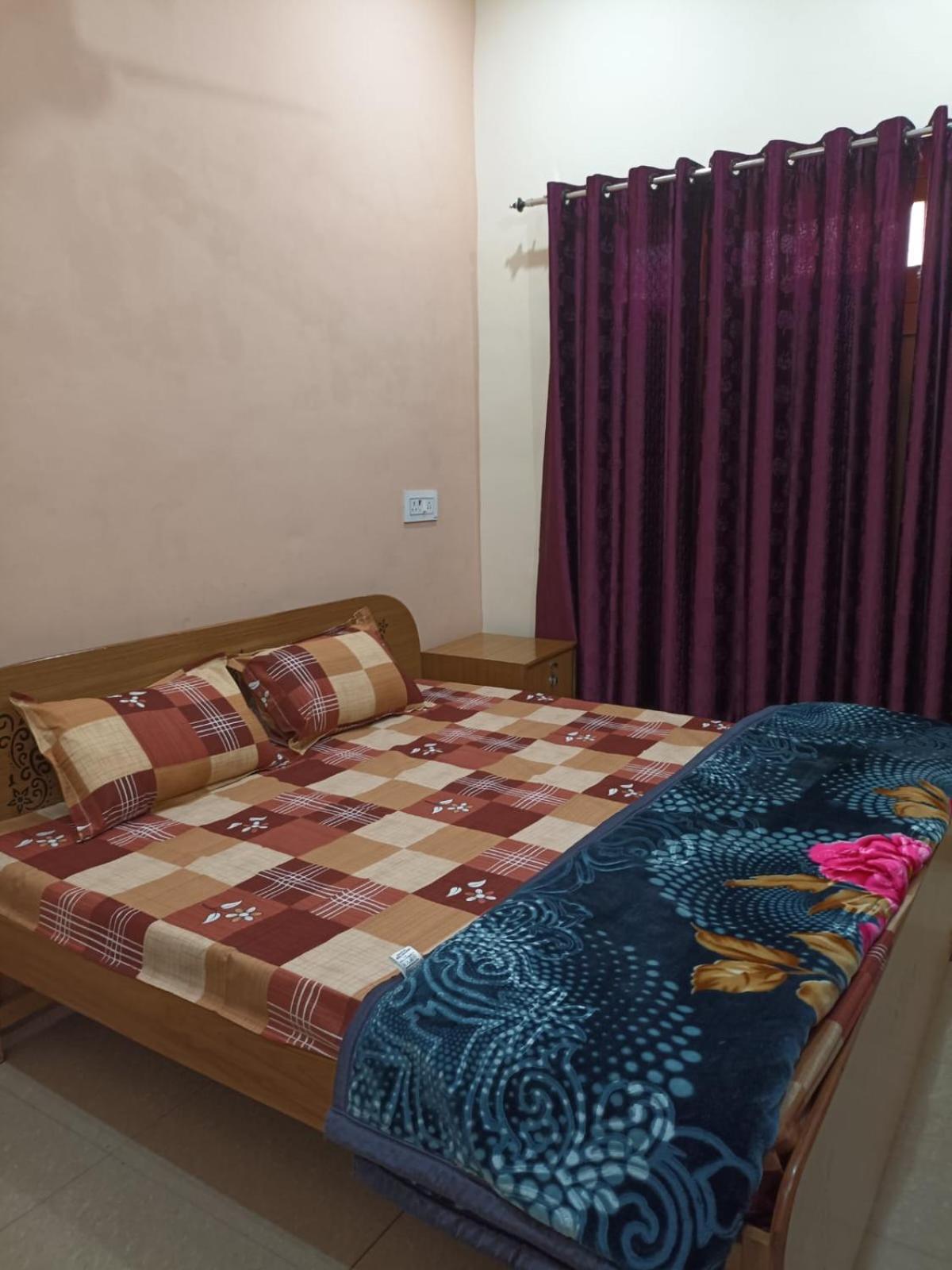 Anant Paying Guest House Ayodhya Экстерьер фото