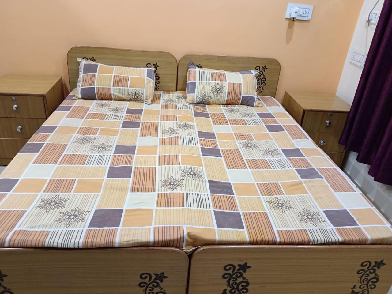 Anant Paying Guest House Ayodhya Экстерьер фото